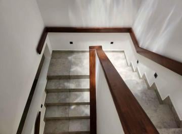 Casa · 376m² · 4 Recámaras · 2 Estacionamientos · Casa - Mérida