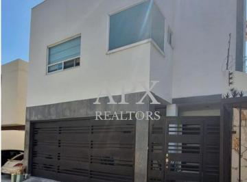 Casa · 259m² · 4 Recámaras · 2 Estacionamientos · Casa en Venta Zona Sur $5,850,000