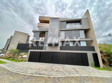Casa · 895m² · 4 Recámaras · 4 Estacionamientos · Casa en Venta - (4)