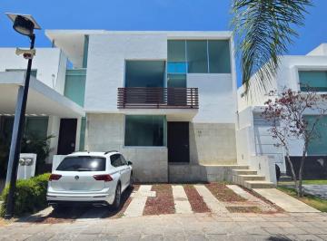 Casa de 4 habitaciones, Tlajomulco de Zúñiga · Casa en Real del Bosque, Zona Bosques de Santa Anita