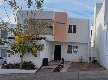 Casa · 106m² · 3 Recámaras · 2 Estacionamientos · Casa - Fraccionamiento Perisur