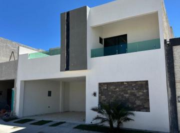 Casa · 275m² · 4 Recámaras · 2 Estacionamientos · Casa en Preventa en Fracc. Scopio 5 - 1 Durango