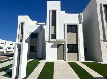 Casa de 3 habitaciones, Tijuana · Casa con 109 m² de Terreno y 3 Habitaciones en Venta, San Marino
