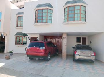 Casa de 6 habitaciones, Zapopan · Casa en Venta en Residencial Victoria - Granate C7