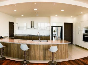 Departamento · 213m² · 3 Recámaras · 3 Estacionamientos · Penthouse en Juriquilla Towers