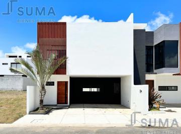 Casa · 170m² · 3 Recámaras · 2 Estacionamientos · Casa en Venta en Fracc. Loma de La Rioja, Alvarado Veracruz.