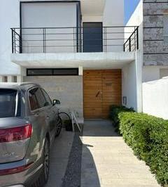Casa de 3 habitaciones, Querétaro · Excelente Casa en Renta en Fracc. Condesa en Juriquilla Ll