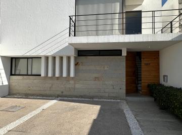 Casa de 3 habitaciones, Querétaro · Casa en Condesa Juriquilla | Gran Jardín + Terraza + 3 Recámaras con Baño + Seguridad 24/7