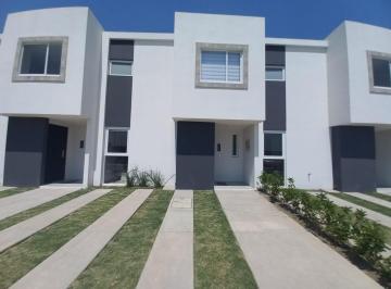 Casa · 95m² · 3 Recámaras · 2 Estacionamientos · Casa en Venta Fraccionamiento Hacienda de Las Fuentes, Calimaya