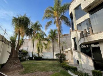 Casa · 300m² · 6 Recámaras · 1 Estacionamiento · Oficina Loma Dorada (Casa con Uso de Suelo)
