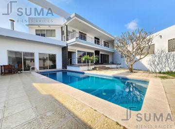 Casa · 611m² · 5 Recámaras · 3 Estacionamientos · Casa en Venta en Fracc. Playas del Conchal, Alvarado Veracruz.