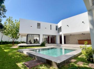 Casa de 6 habitaciones, Mérida · Residencia Privada Bosques de Altabrisa