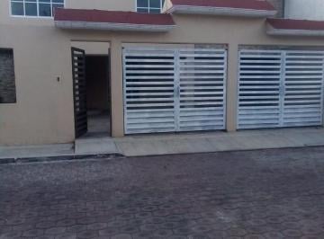 Casa · 481m² · 5 Recámaras · 5 Estacionamientos · Venta de Casa en Priv. San Andres