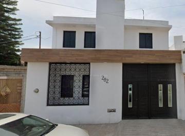 Casa de 6 habitaciones, Corregidora · Bonita Casa en Una Exelente Ubicacion Cerca de Escuelas Parques y Hospitales