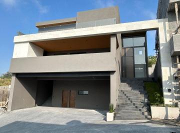 Casa · 439m² · 3 Recámaras · 3 Estacionamientos · Casa en Venta, Bosques de Las Misiones, Santiago, Carretera Nacional