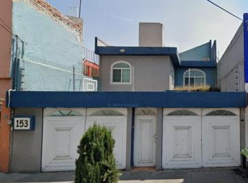 Casa de 5 habitaciones, Monterrey · Bonita Casa en Una Exelente Ubicacion Cerca de Escuelas Parques y Hospitales