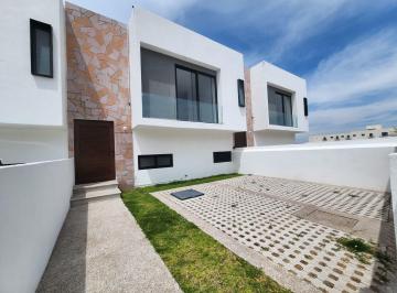 Casa · 164m² · 3 Recámaras · 2 Estacionamientos · Casa en Venta en Corregidora, Qro