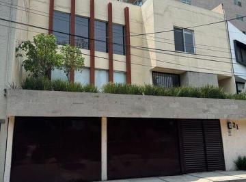 Casa · 400m² · 3 Recámaras · 2 Estacionamientos · Casa en Venta, Zona Tecamachalco, Ideal Para Familia