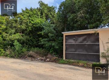 Terreno / Lote · 1000m² · ¡Terreno en Venta en Av Cumbres!