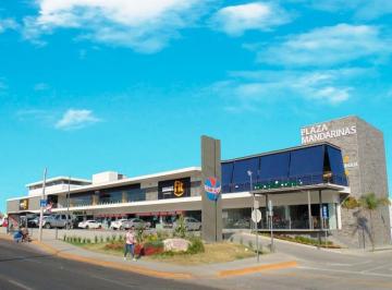Fachada  de la plaza · Local en Renta Plaza Mandarinas 50 m²
