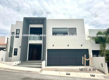 Casa · 630m² · 4 Recámaras · 2 Estacionamientos · Casa en Venta en Lomas de San Charbel $22,000,000