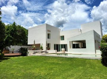Casa · 467m² · 5 Recámaras · 8 Estacionamientos · Casa en Venta en Fracc. Real de Tezoyuca, Emiliano Zapata, Morelos