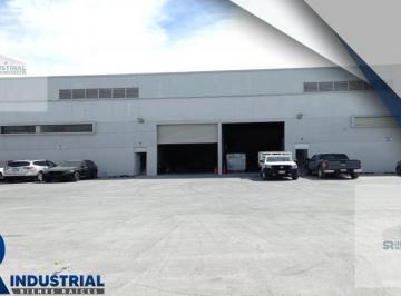 Bodega comercial · 881m² · 4 Estacionamientos · Bodega en Renta Apodaca