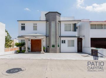 cec2807a37ba8ef5995f9bd7308c1085426df348e5c6d91c879bace080b3867e · Venta de Casa en Bosque Esmeralda, Atizapán