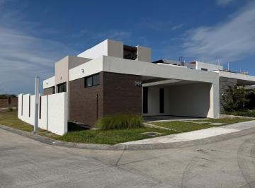 Casa · 127m² · 2 Recámaras · 2 Estacionamientos · Casa en Preventa en Lag 8