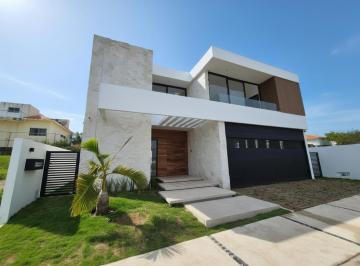 Casa · 301m² · 3 Recámaras · 2 Estacionamientos · Casa en Venta Las Olas Riviera Veracruzana Alvarado Veracruz