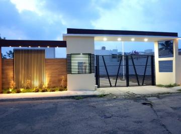 Casa · 150m² · 3 Recámaras · 2 Estacionamientos · Casa en Venta con Recámara en Planta Baja en Graciano Sánchez Boca del Río Veracruz