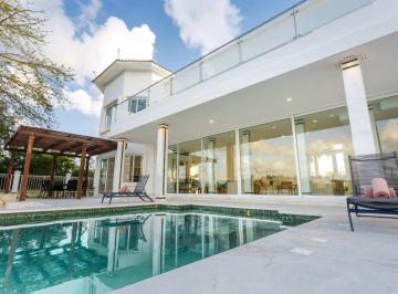 e94a16341b4f0cd55359150a30a4c621d66ea9bb4d3fbd29c64b3e2fd87024ad · Casa Junto Al Lago en Residencial Lagos del Sol de Cancún