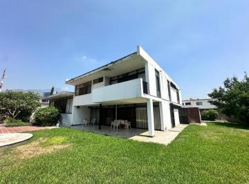 Terreno / Lote de 4 habitaciones, Monterrey · Terreno con Excedente en Venta en Monterrey, Colonia Gonzalitos