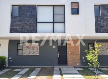 Casa · 139m² · 3 Recámaras · 2 Estacionamientos · Casa Semi Nueva en Renta en Zakia - (4)