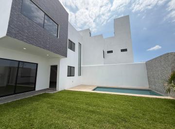 Casa de 4 habitaciones, Emiliano Zapata · Casa con Alberca Dentro de Privada Al Sur de Cuernavaca