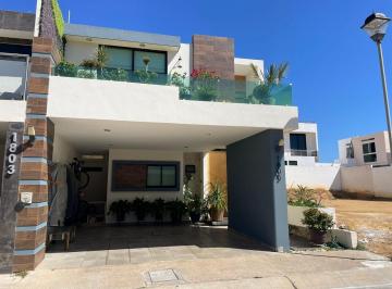 Casa · 230m² · 3 Recámaras · 2 Estacionamientos · Casa en Venta en Altabrisa Residencial