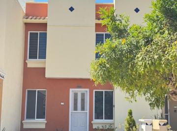 Casa · 4 Recámaras · 2 Estacionamientos · Casa en Renta Villa Marina Cerritos