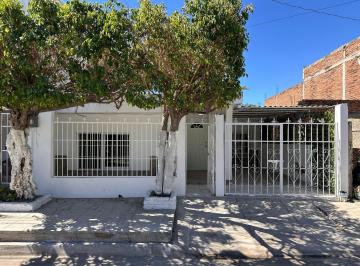 Casa · 140m² · 4 Recámaras · 1 Estacionamiento · Casa en Venta en Col. Francisco Villa