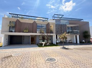 Casa · 409m² · 5 Recámaras · 2 Estacionamientos · Pre Venta Casa en Angelopolis Puebla, 5 Habitaciones.