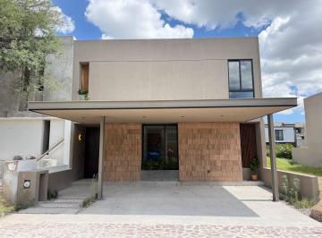 Casa Venta de 4 habitaciones · Casa Volcán - Altozano Queretaro