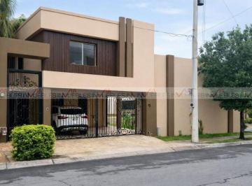 Casa · 173m² · 3 Recámaras · 2 Estacionamientos · Casa en Venta en Monterrey