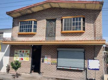 Casa · 265m² · 4 Recámaras · 1 Estacionamiento · Casa en Venta en Azteca