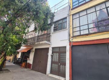 Casa · 378m² · 3 Recámaras · 2 Estacionamientos · ! Gran Descuento! Casa Para Remodelar o Para Desarrollo Inmobiliario, a 20 m de Polanco!
