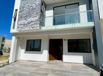 Casa · 260m² · 4 Recámaras · 2 Estacionamientos · Casa en Valle Imperial