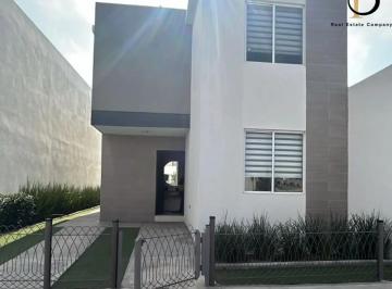 Casa de 3 habitaciones, Saltillo · Casa en Venta en Triana, Saltillo, Coahuila de Zaragoza