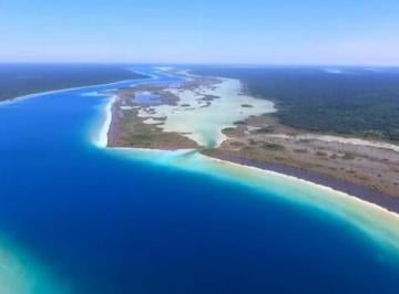 Terreno / Lote · 140000m² · Terreno en Venta en Bacalar
