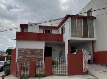 Casa de 3 habitaciones, Monterrey · Casa en Cumbres 2 Sector