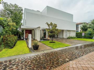 Casa · 660m² · 4 Recámaras · 4 Estacionamientos · Casa en Venta con Acabados de Lujo Precio de Oportunidad, El Campanario