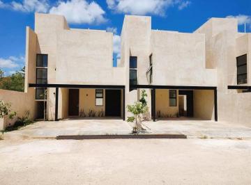 Casa · 180m² · 2 Recámaras · 2 Estacionamientos · Townhouse en Venta en Mérida, Dzityá, con Alberca, Entrega Inmediata