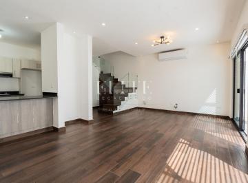 Casa · 200m² · 3 Recámaras · 2 Estacionamientos · Casa en Renta o Venta en Residencial Aqua de 3 Recamaras y Alberca